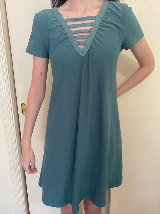 Pink Rose Dresses & Skirts - Pink Rose Size Medium Teal Short Sleeve V-Neck Tee Dress with Ladder Detail